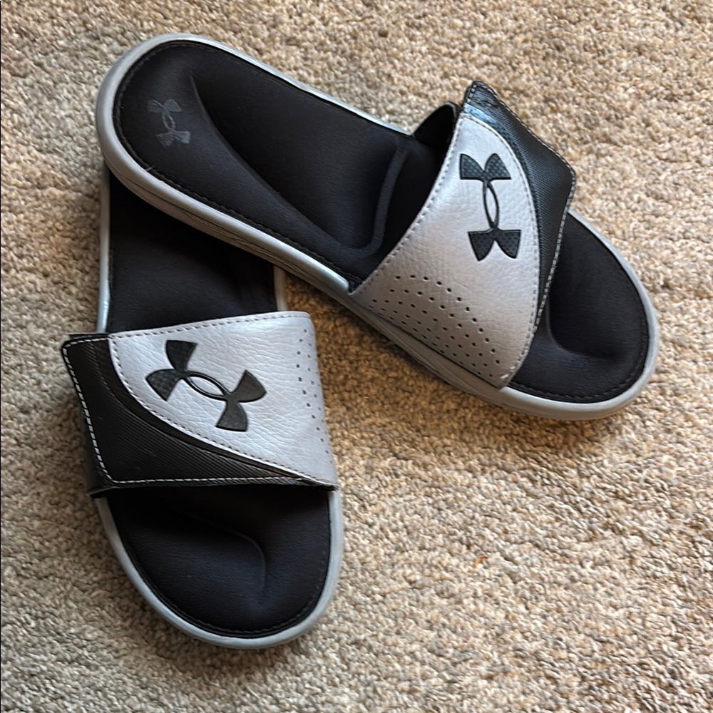 Under Armour Black and Gray Sporty Slide Sandals M8